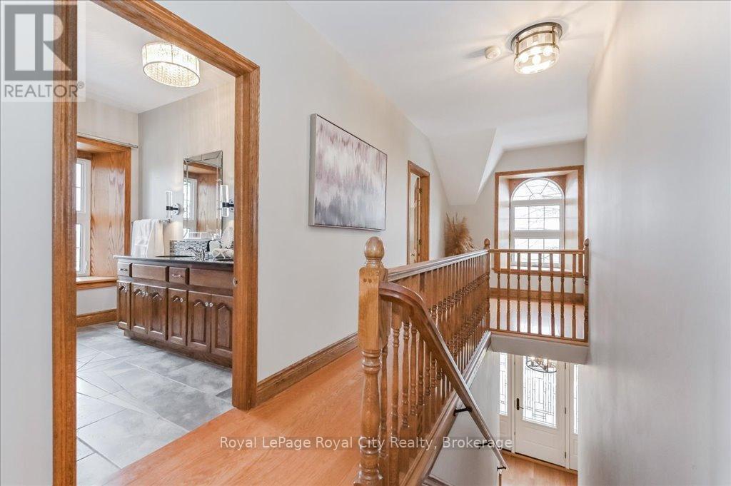 












8108 WELLINGTON RD 22

,
Guelph/Eramosa,




Ontario
N0B2K0

