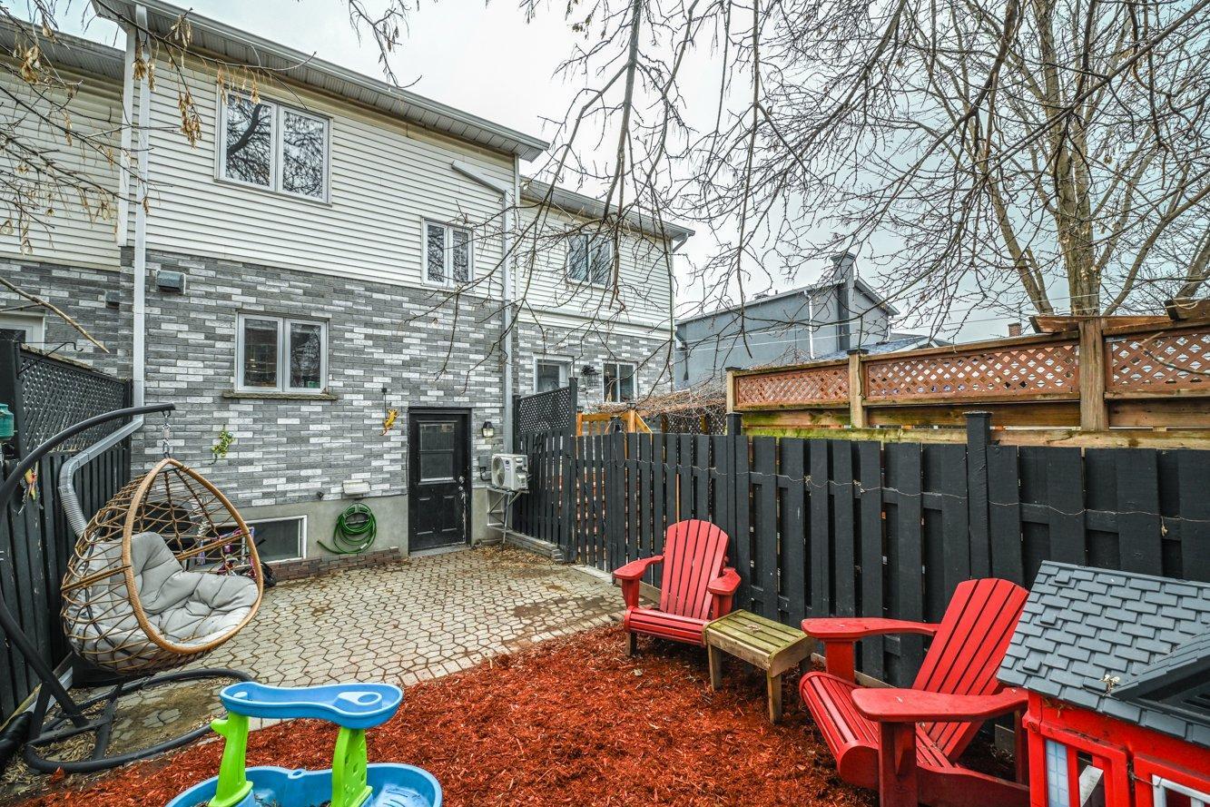 









84


Rue Notre-Dame

,
Saint-Jean-sur-Richelieu,




QC
J3B6M6

