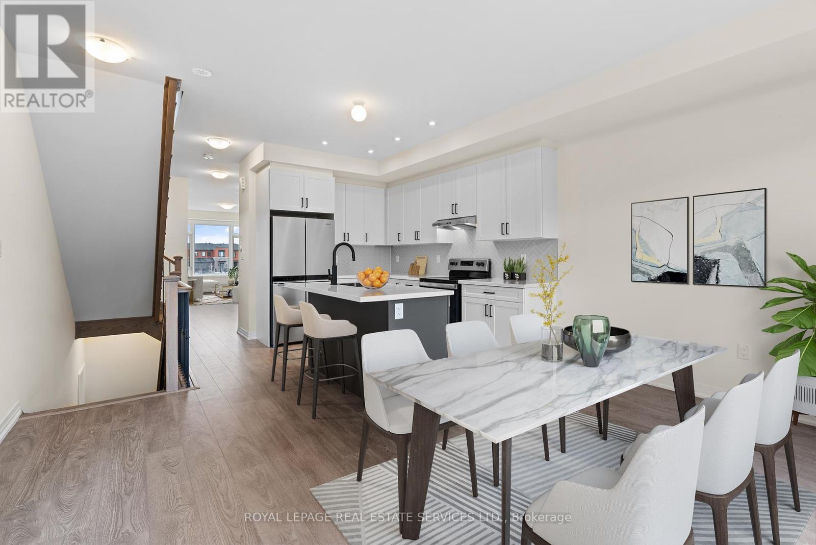 












27 CHERRY HILL LANE

,
Barrie,




Ontario
L4N6K7

