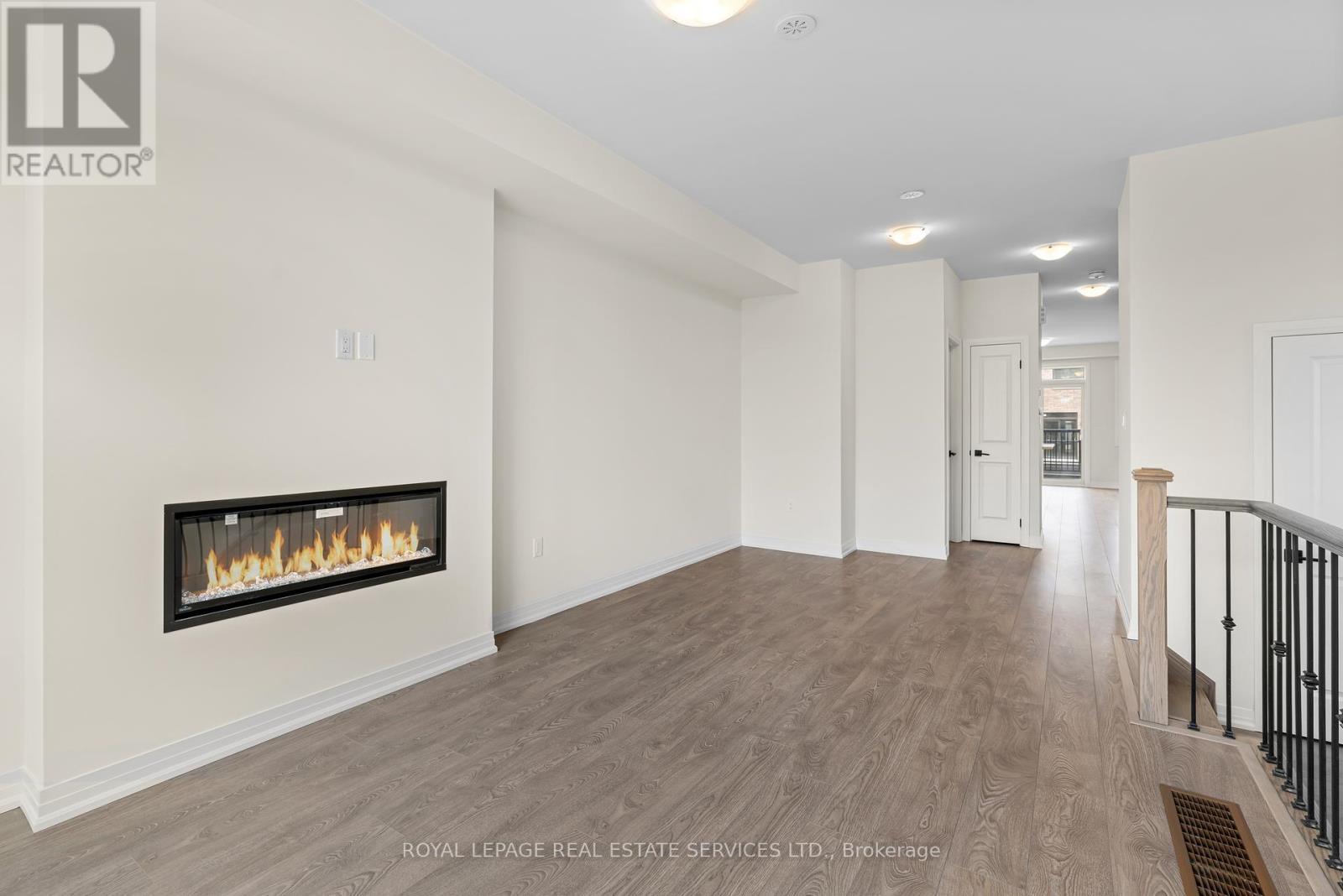 












27 CHERRY HILL LANE

,
Barrie,




Ontario
L4N6K7

