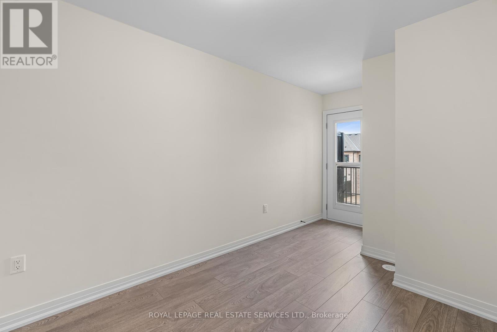












27 CHERRY HILL LANE

,
Barrie,




Ontario
L4N6K7

