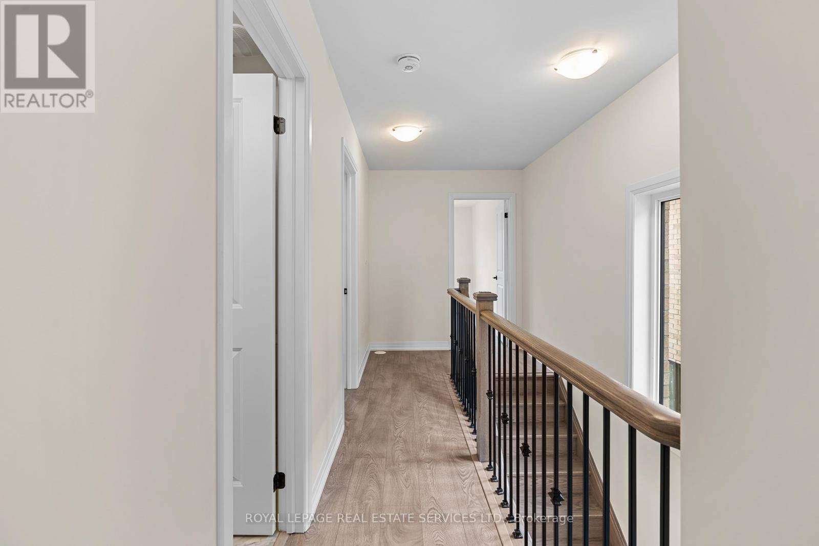 












27 CHERRY HILL LANE

,
Barrie,




Ontario
L4N6K7

