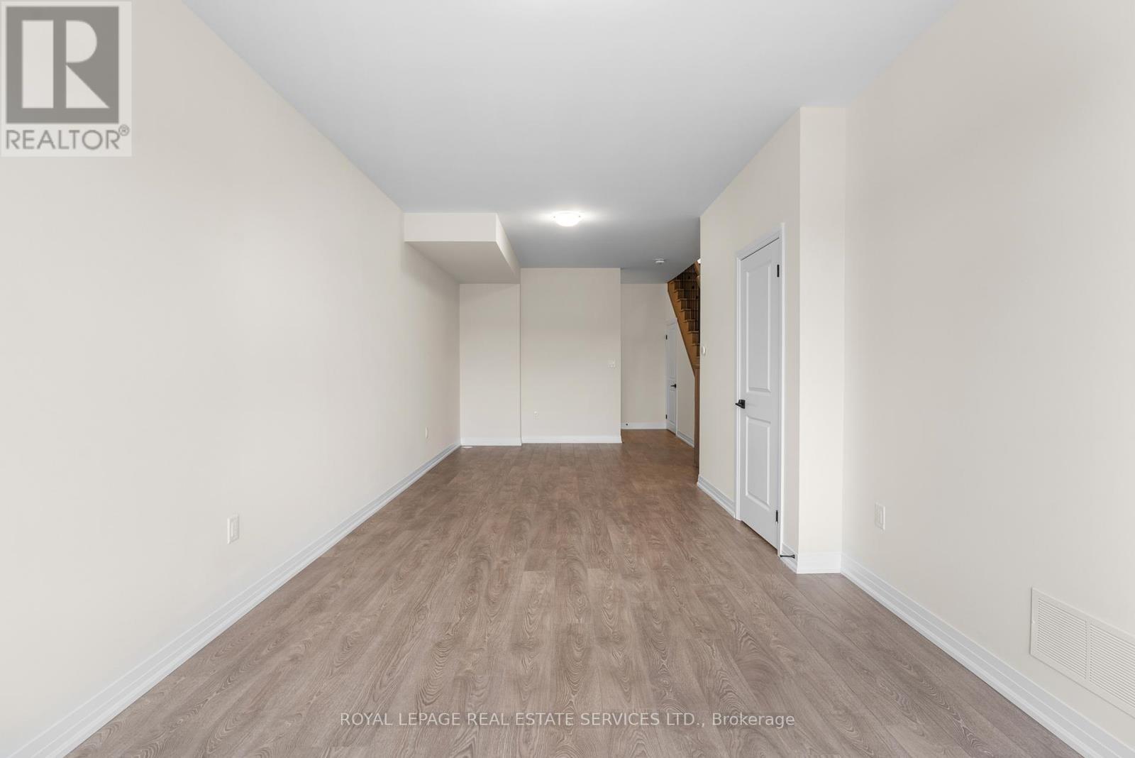 












27 CHERRY HILL LANE

,
Barrie,




Ontario
L4N6K7


