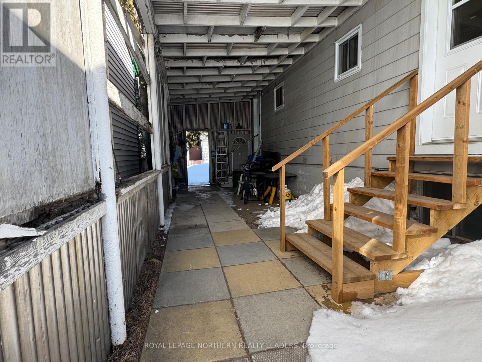 












44 KENT AVENUE

,
Timmins (TS - SW),




Ontario
P4N3B8

