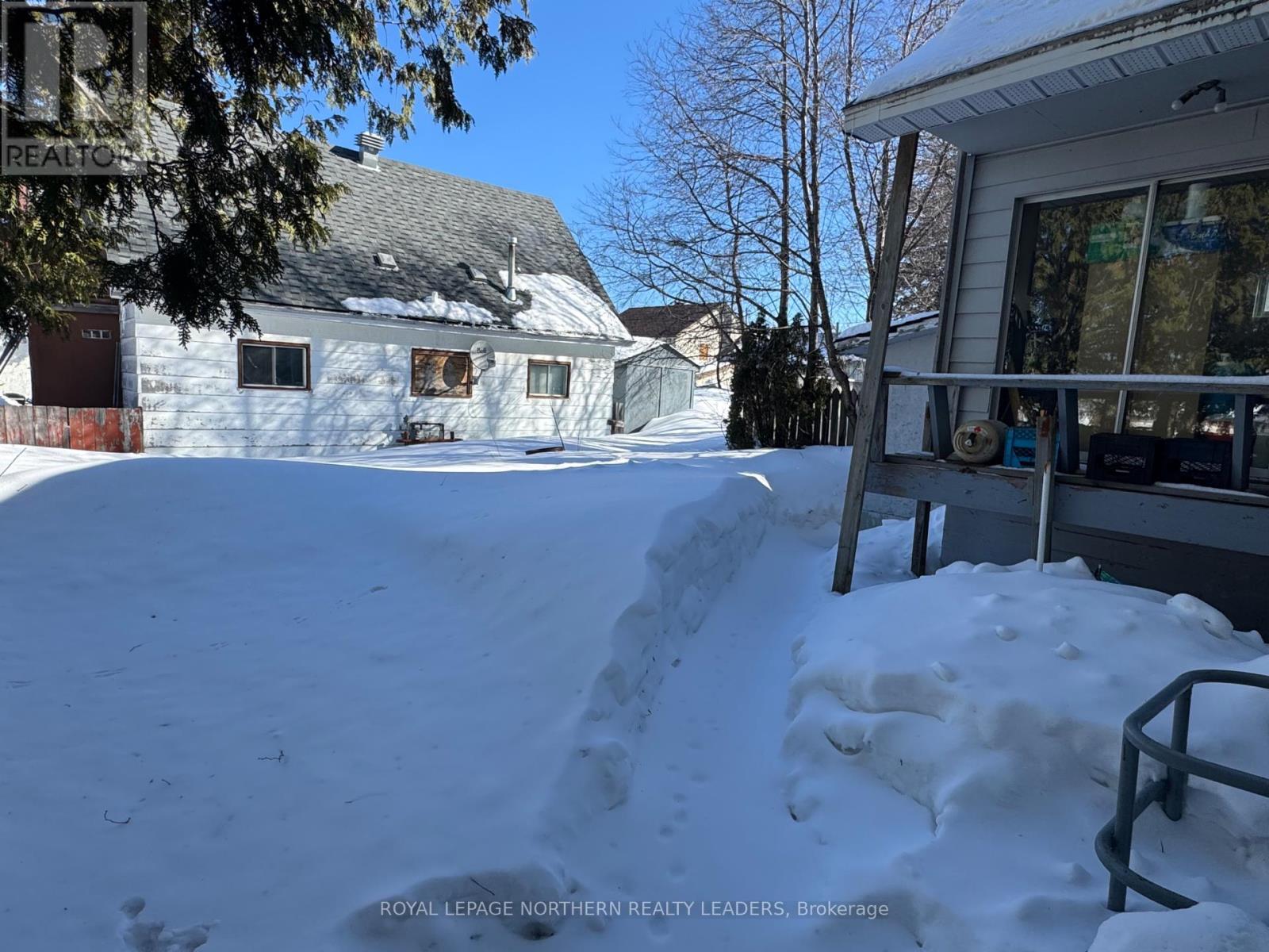












44 KENT AVENUE

,
Timmins (TS - SW),




Ontario
P4N3B8

