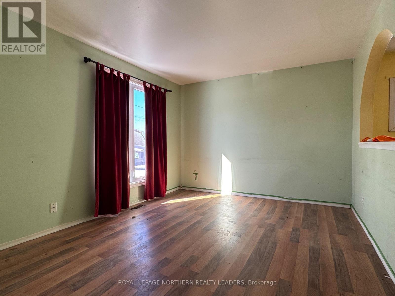 












44 KENT AVENUE

,
Timmins (TS - SW),




Ontario
P4N3B8

