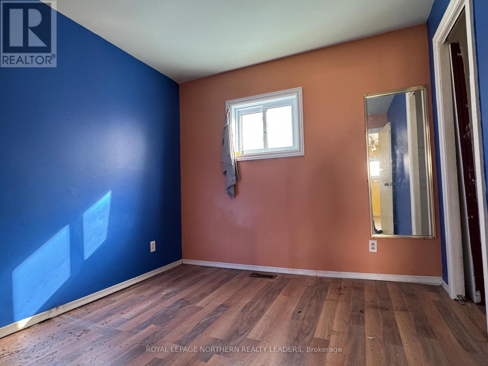 












44 KENT AVENUE

,
Timmins (TS - SW),




Ontario
P4N3B8

