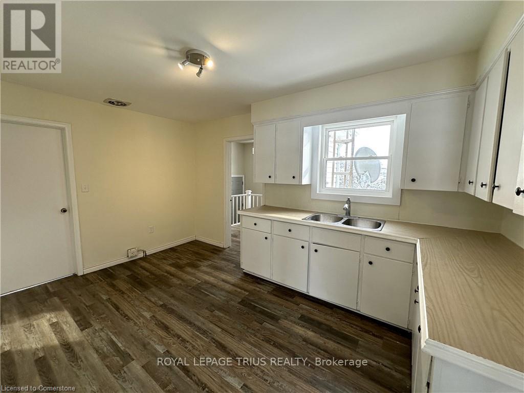 












4160 #3 HIGHWAY

,
Norfolk (Simcoe),




Ontario
N3Y4K4

