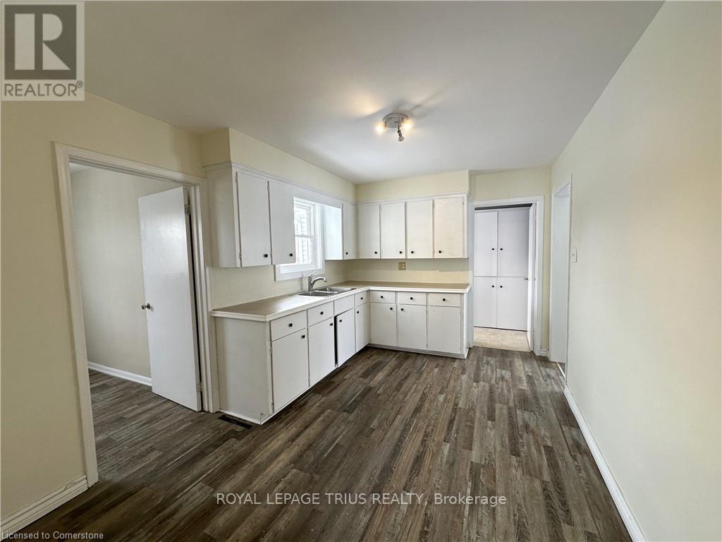 












4160 #3 HIGHWAY

,
Norfolk (Simcoe),




Ontario
N3Y4K4


