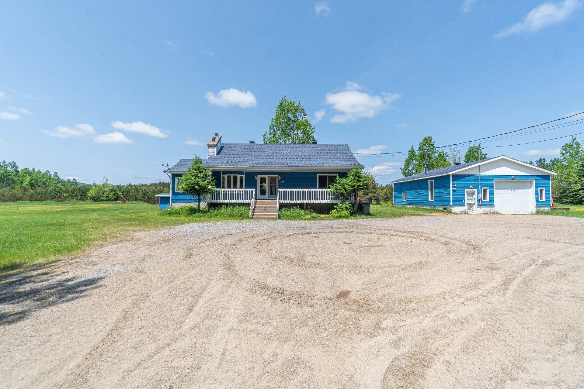 









439


Ch. Plaisance

,
Chute-Saint-Philippe,




QC
J0W1A0

