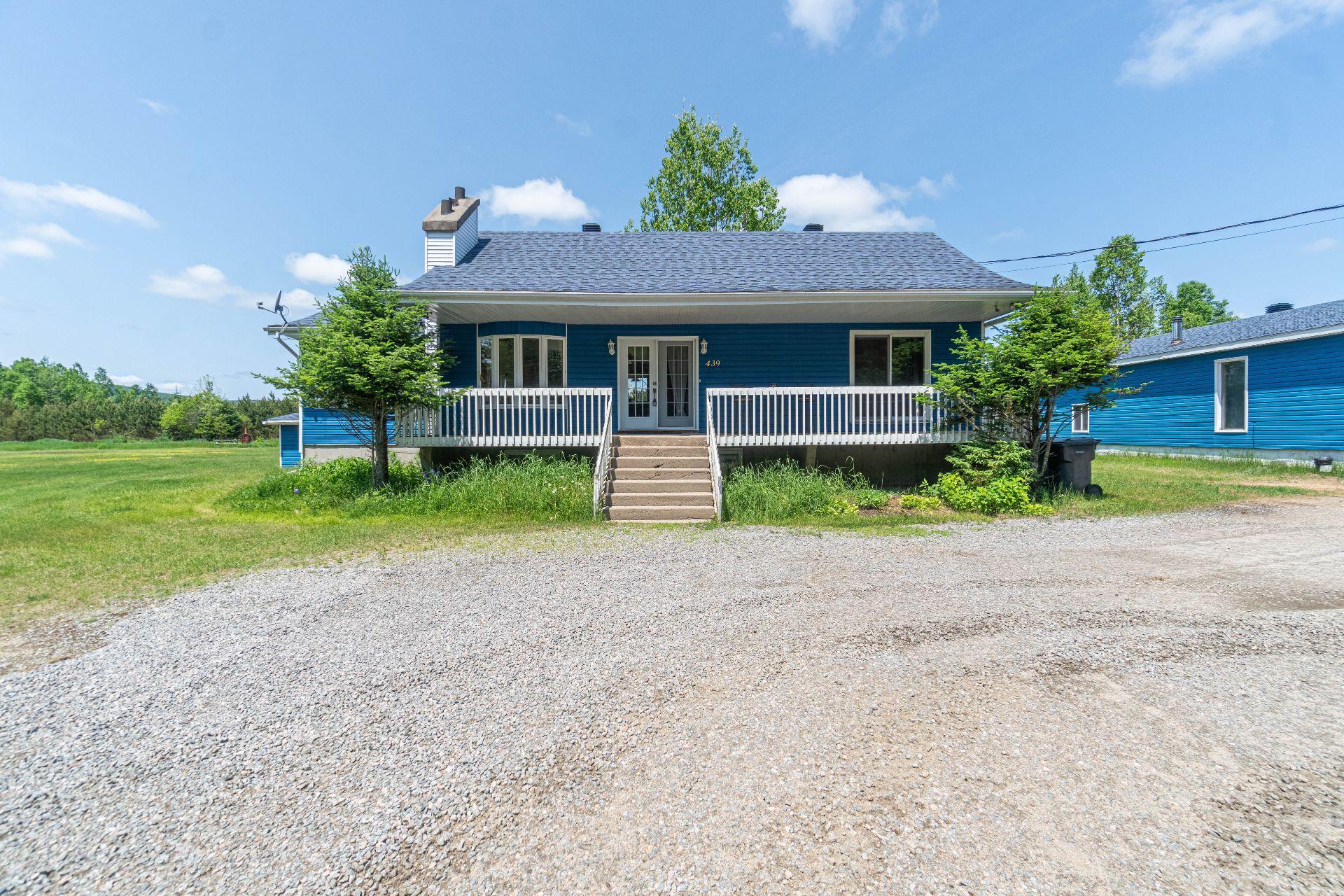 









439


Ch. Plaisance

,
Chute-Saint-Philippe,




QC
J0W1A0

