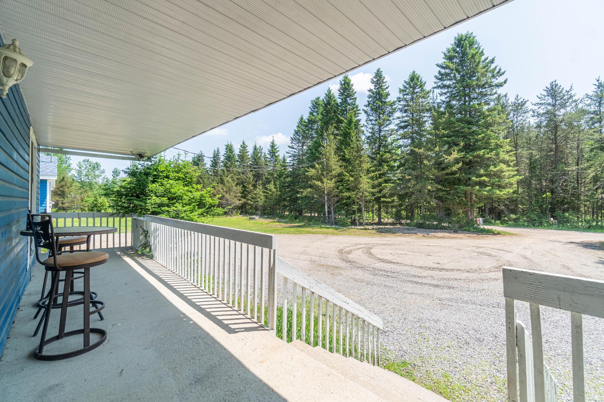 









439


Ch. Plaisance

,
Chute-Saint-Philippe,




QC
J0W1A0

