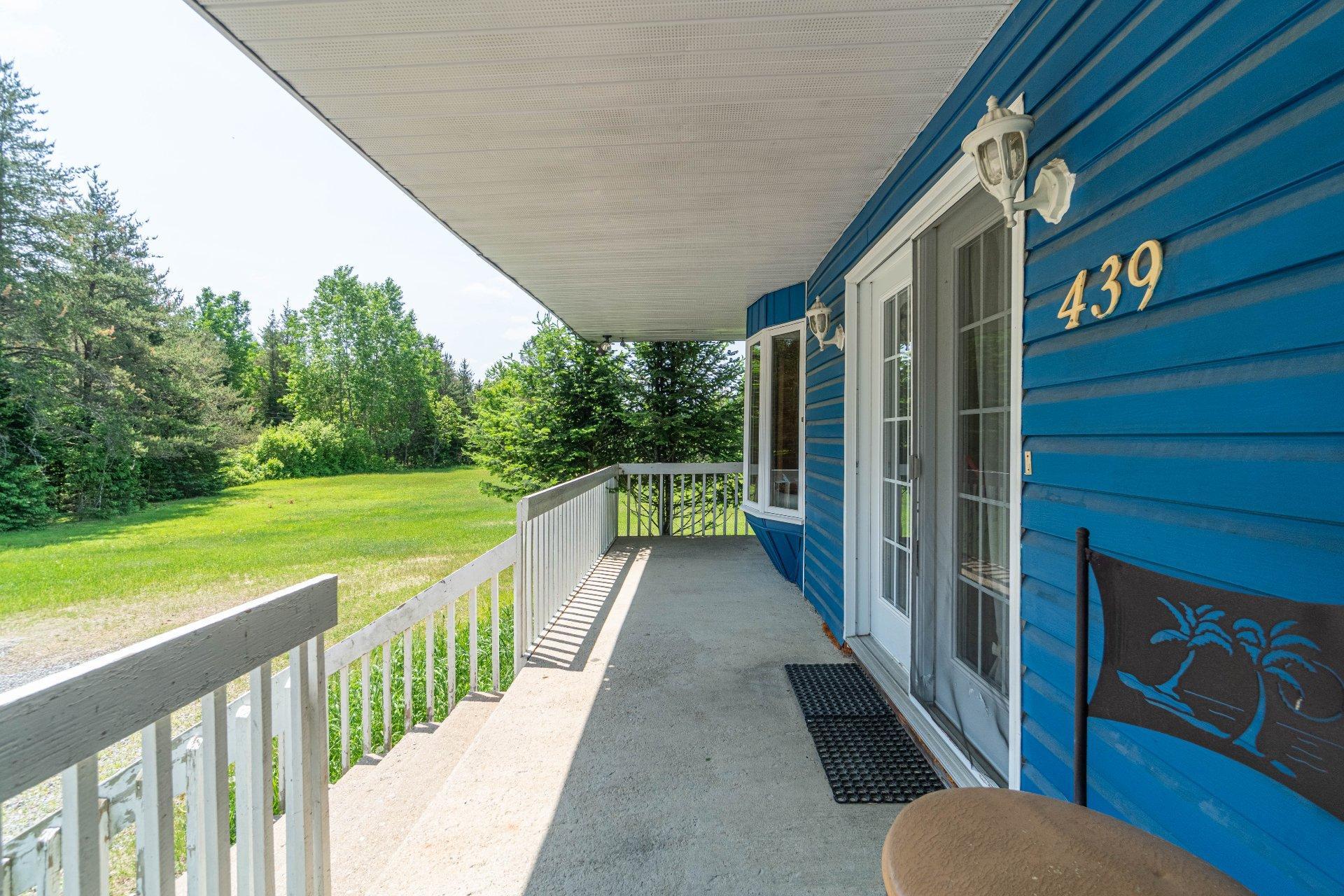 









439


Ch. Plaisance

,
Chute-Saint-Philippe,




QC
J0W1A0

