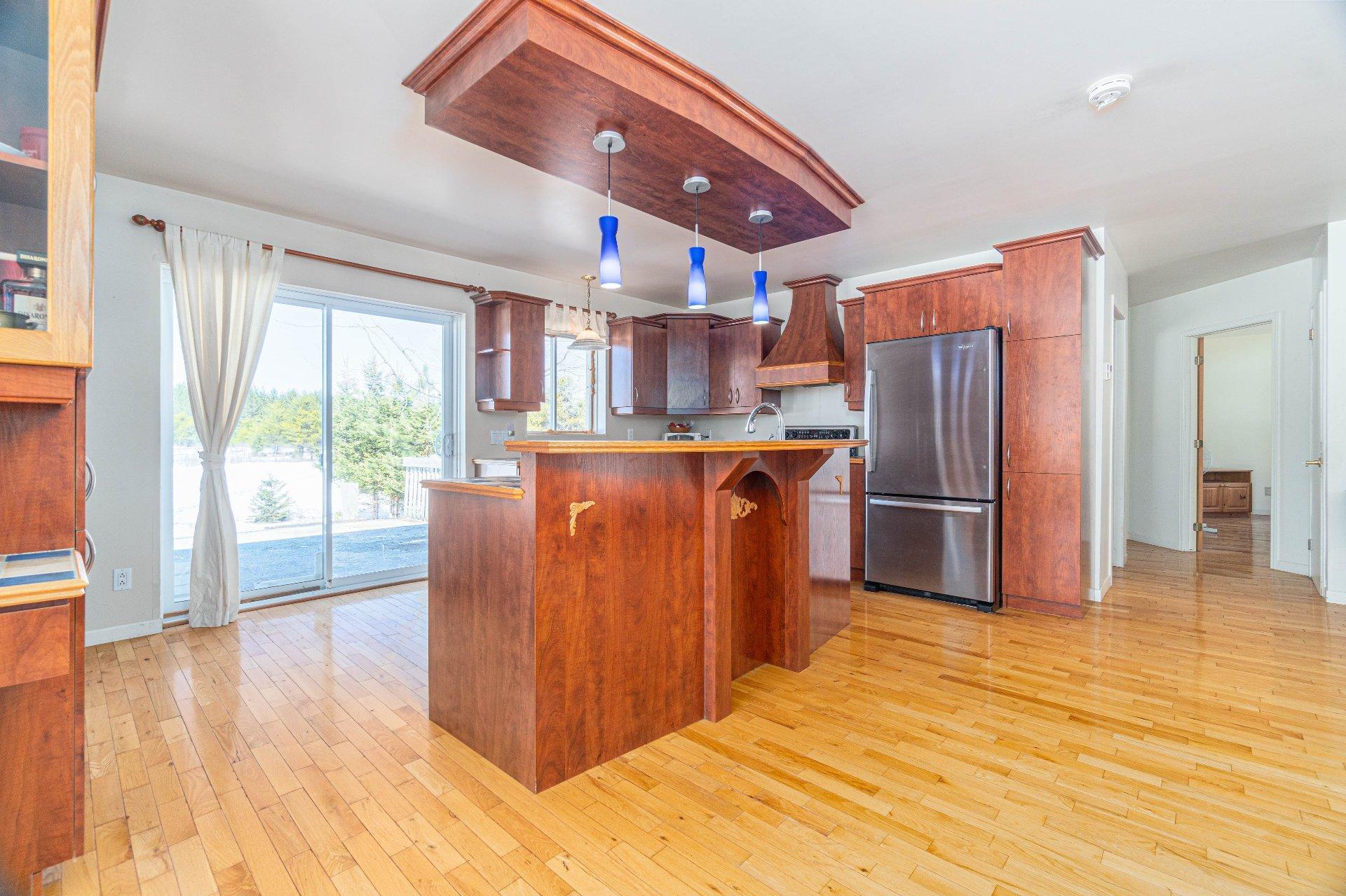 









439


Ch. Plaisance

,
Chute-Saint-Philippe,




QC
J0W1A0

