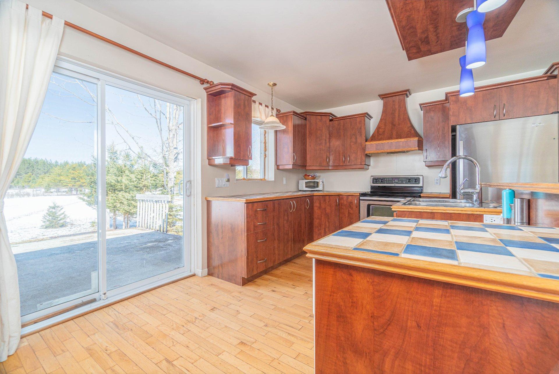 









439


Ch. Plaisance

,
Chute-Saint-Philippe,




QC
J0W1A0

