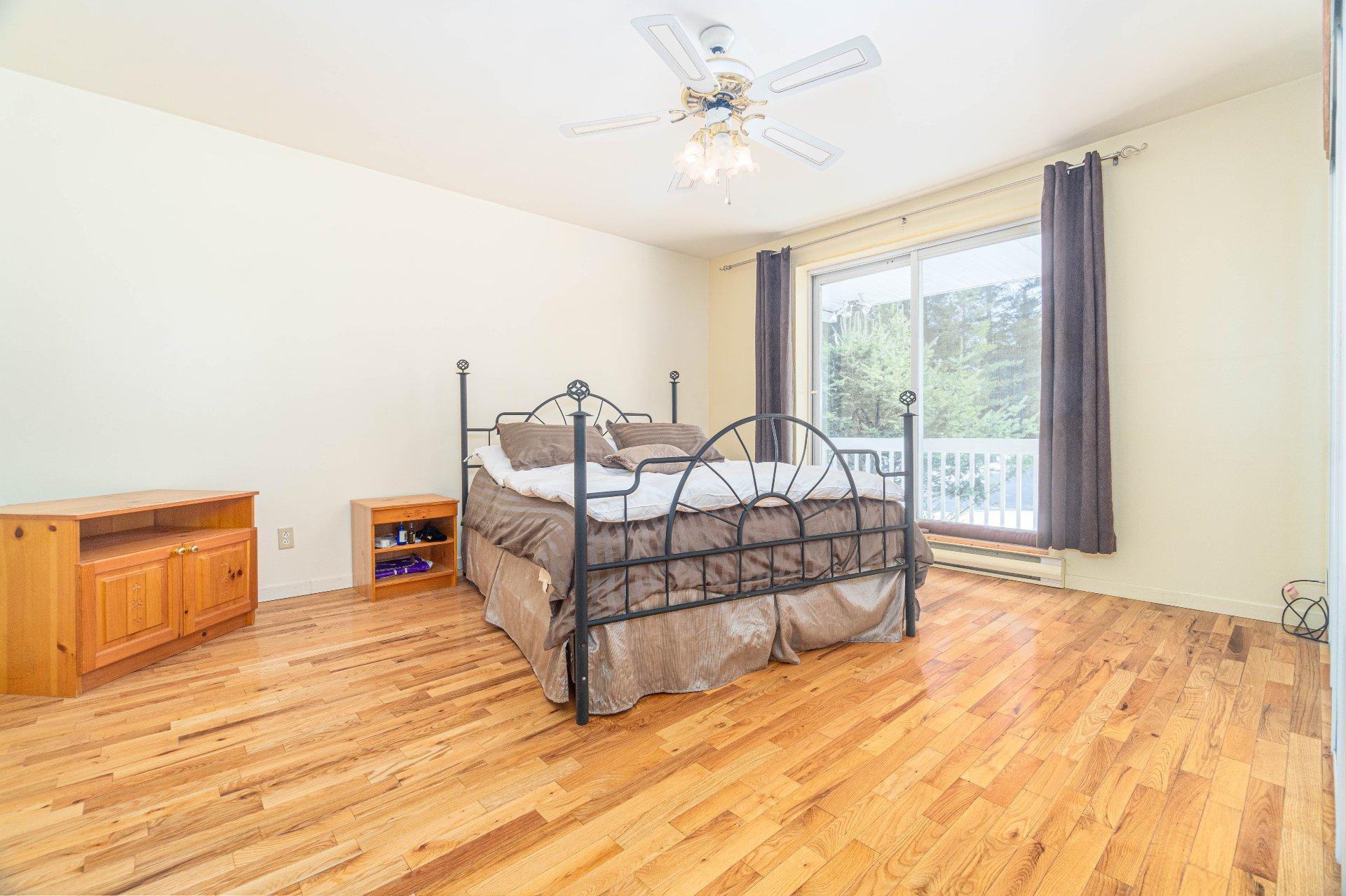 









439


Ch. Plaisance

,
Chute-Saint-Philippe,




QC
J0W1A0


