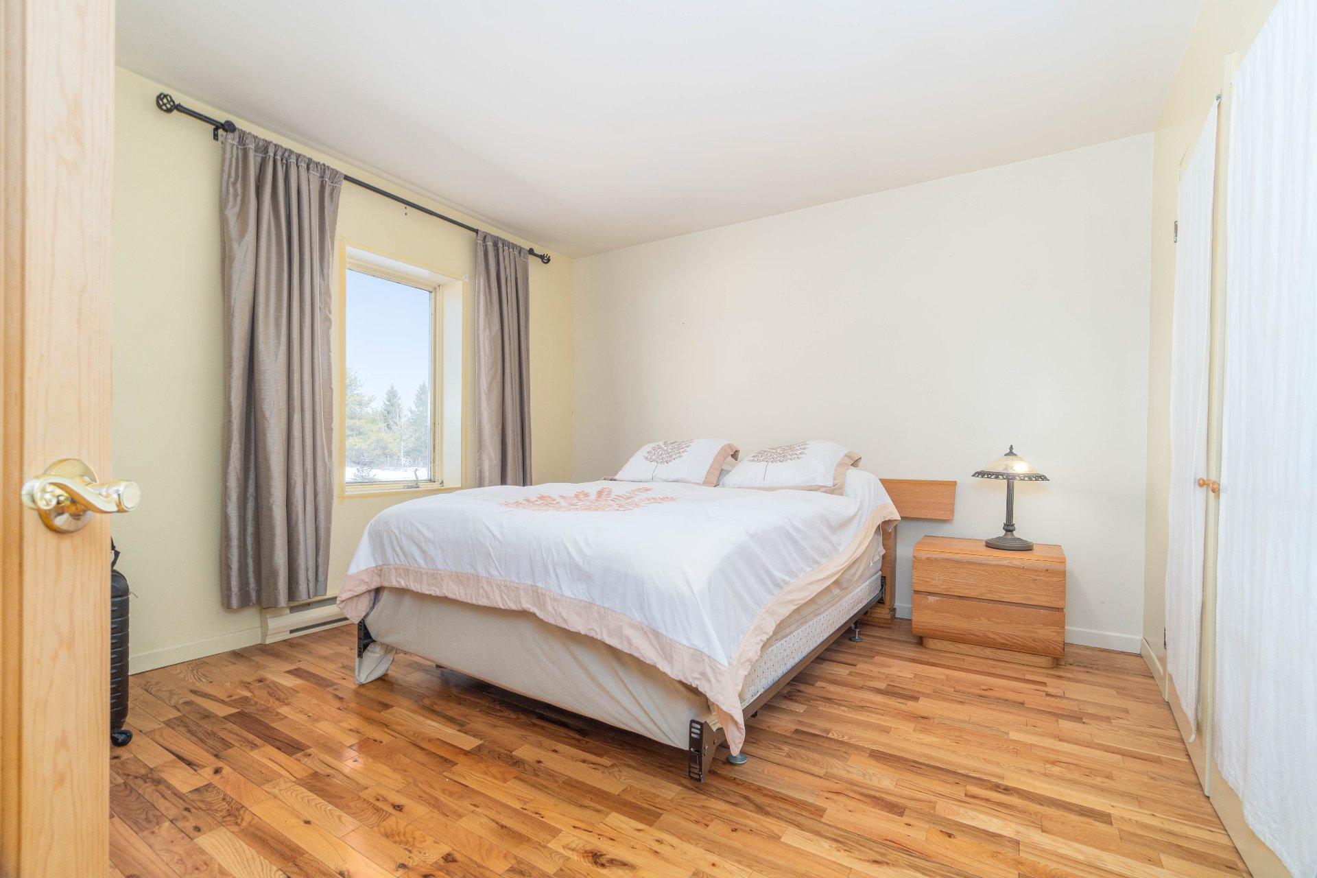 









439


Ch. Plaisance

,
Chute-Saint-Philippe,




QC
J0W1A0

