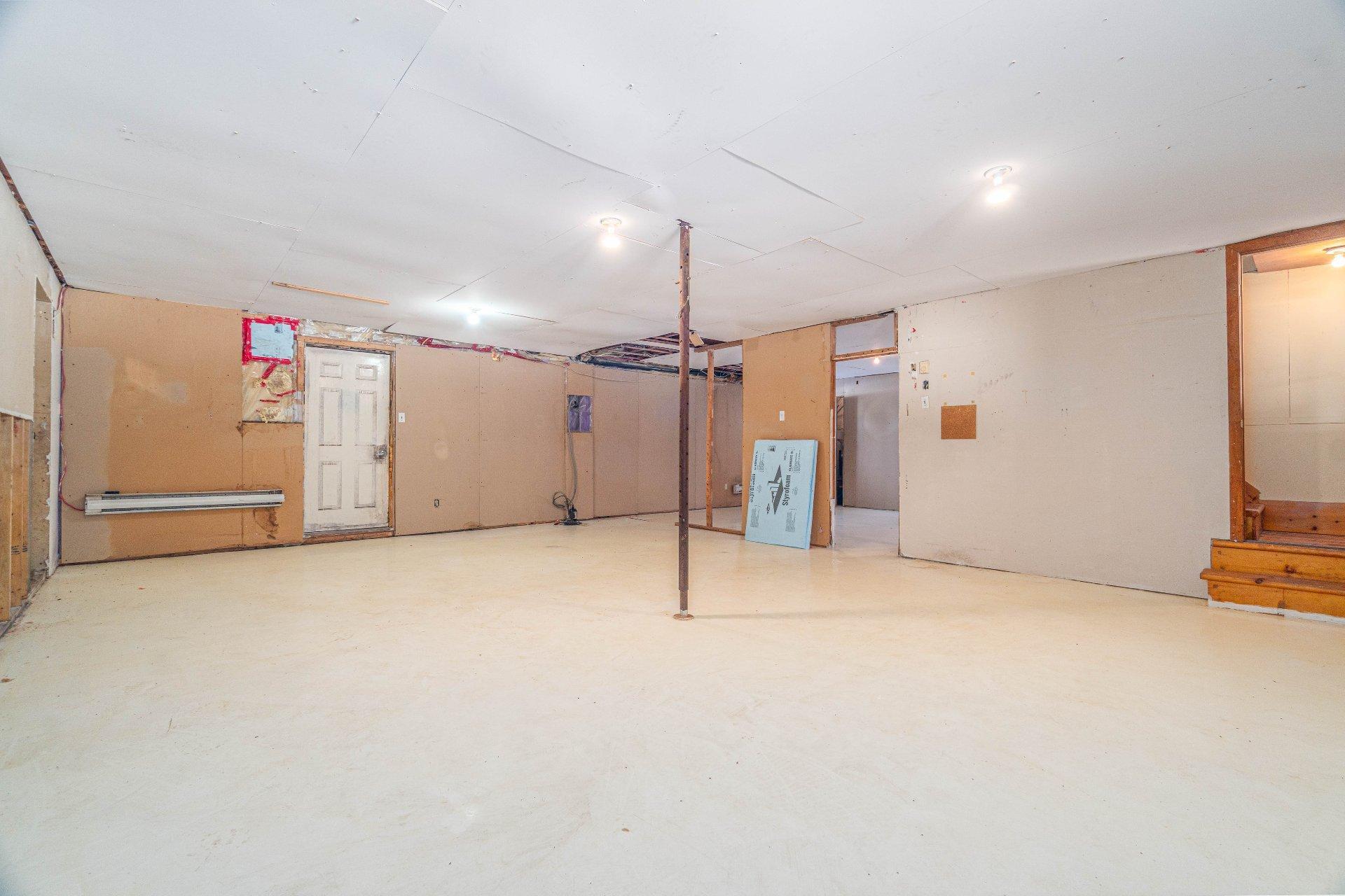 









439


Ch. Plaisance

,
Chute-Saint-Philippe,




QC
J0W1A0


