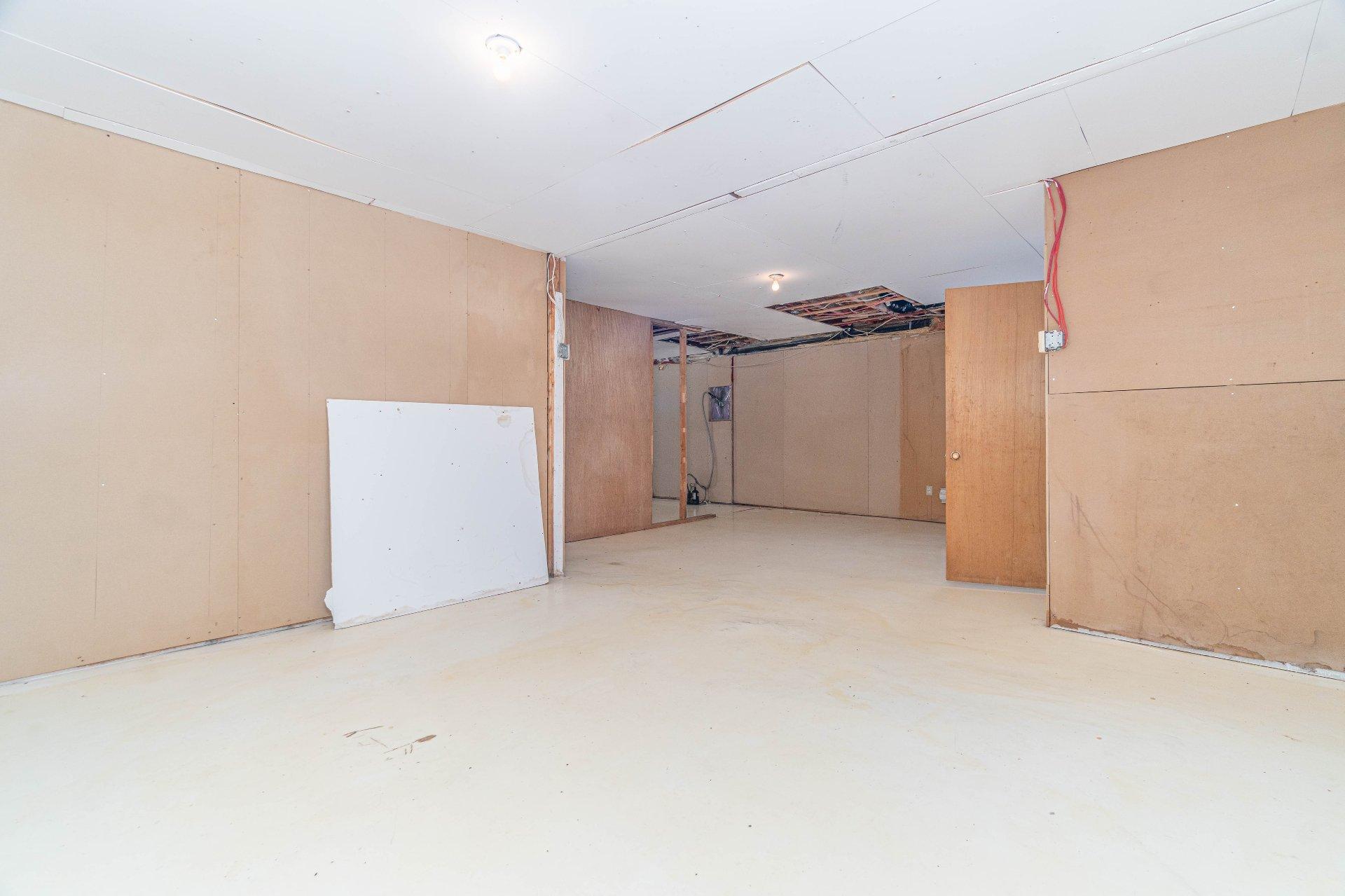 









439


Ch. Plaisance

,
Chute-Saint-Philippe,




QC
J0W1A0

