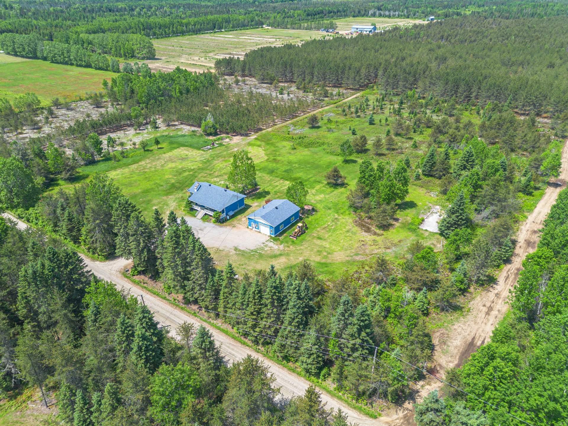 









439


Ch. Plaisance

,
Chute-Saint-Philippe,




QC
J0W1A0

