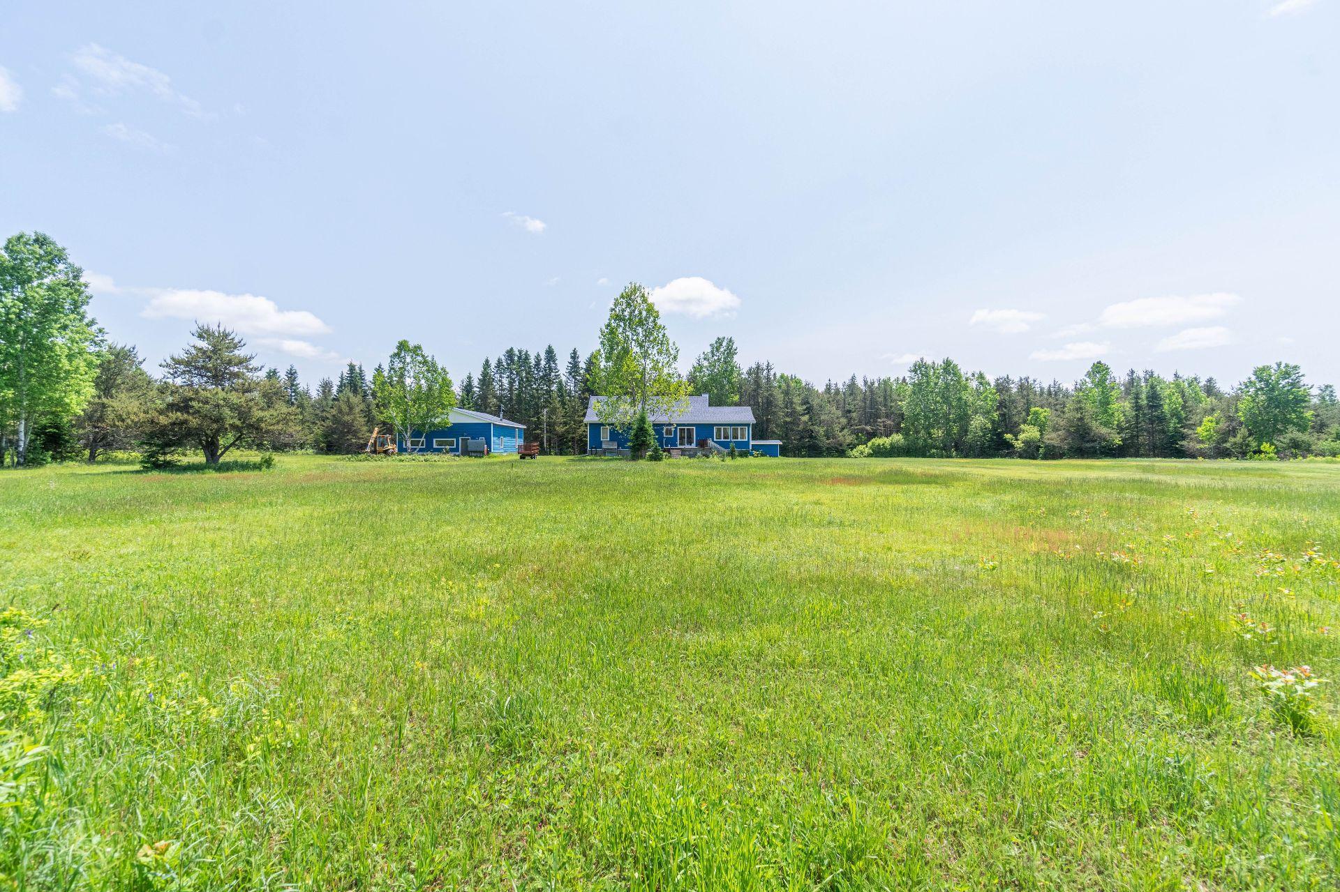









439


Ch. Plaisance

,
Chute-Saint-Philippe,




QC
J0W1A0

