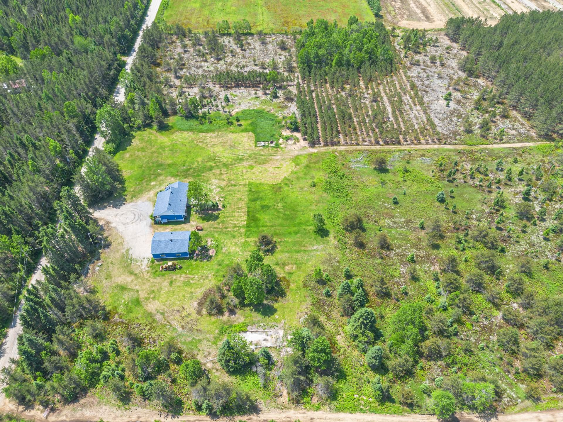 









439


Ch. Plaisance

,
Chute-Saint-Philippe,




QC
J0W1A0

