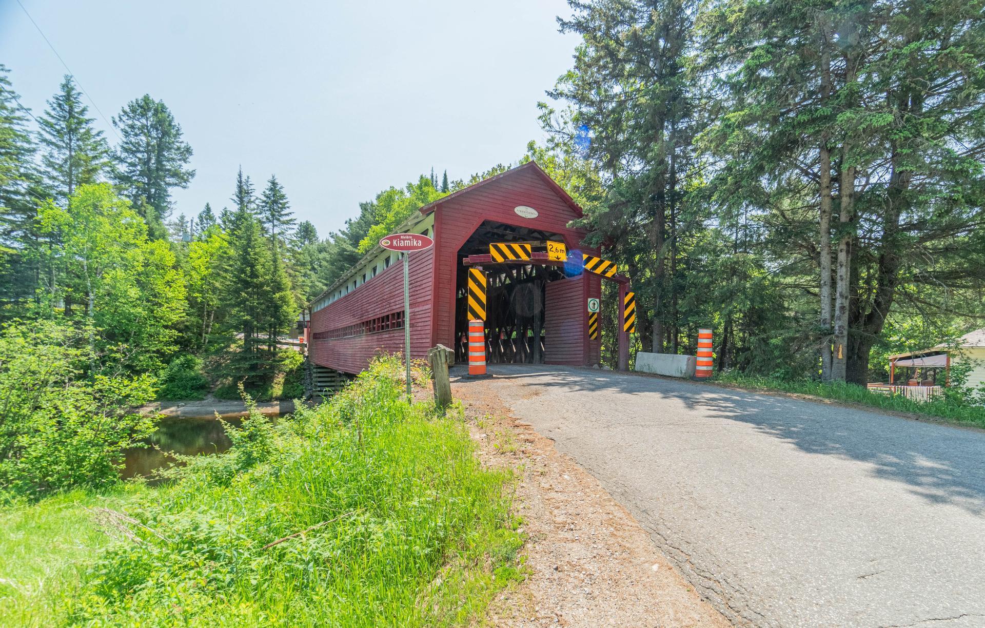 









439


Ch. Plaisance

,
Chute-Saint-Philippe,




QC
J0W1A0

