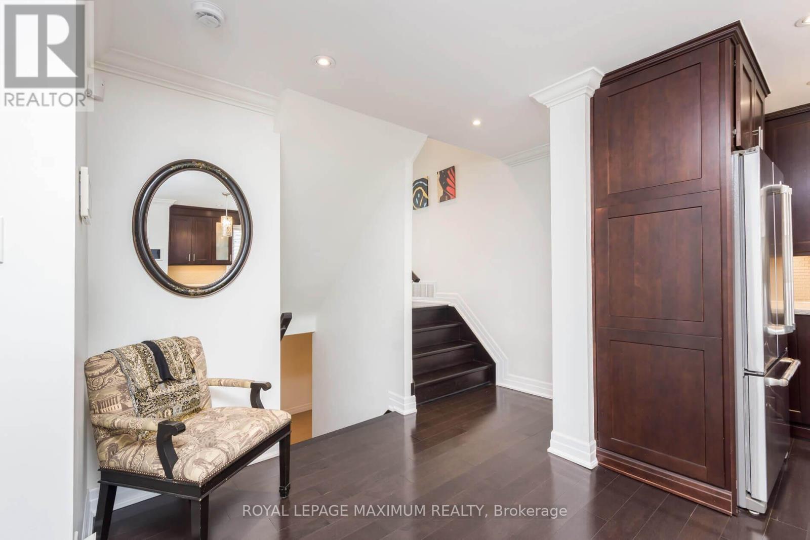 












55 ASHMOUNT CRESCENT

,
Toronto,




Ontario
M9R1C9


