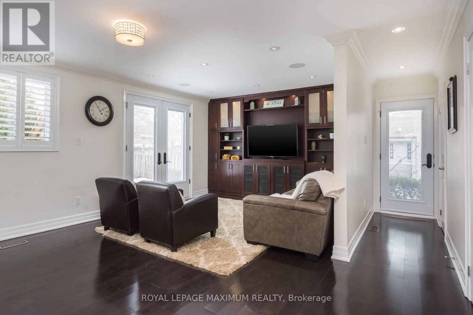 












55 ASHMOUNT CRESCENT

,
Toronto,




Ontario
M9R1C9

