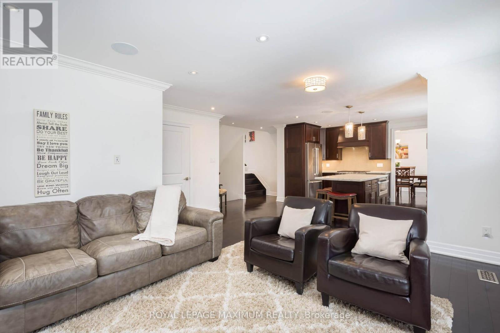 












55 ASHMOUNT CRESCENT

,
Toronto,




Ontario
M9R1C9

