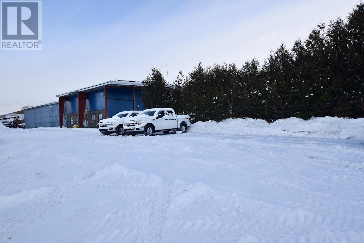 












29 Perini RD

,
Elliot Lake,




Ontario
P5A2T1

