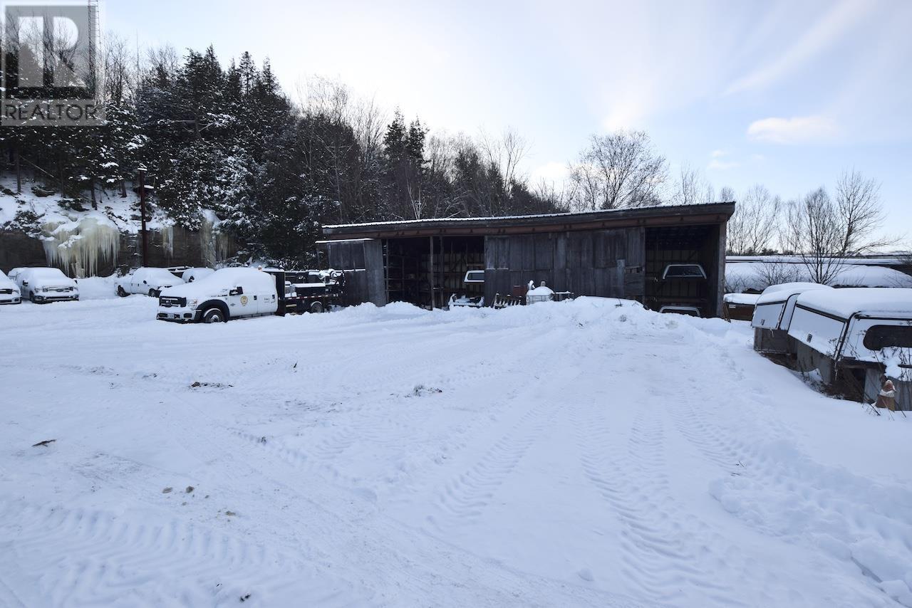 












29 Perini RD

,
Elliot Lake,




Ontario
P5A2T1

