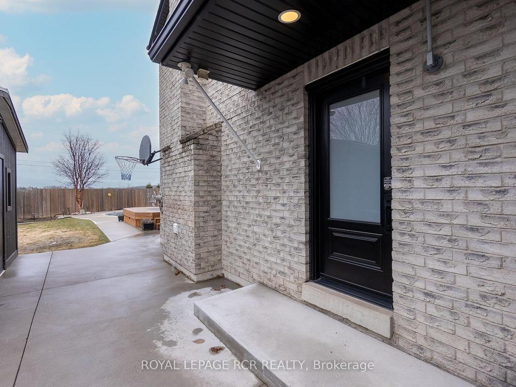 









60


Wolfe

Avenue,
New Tecumseth,




ON
L0G 1W0

