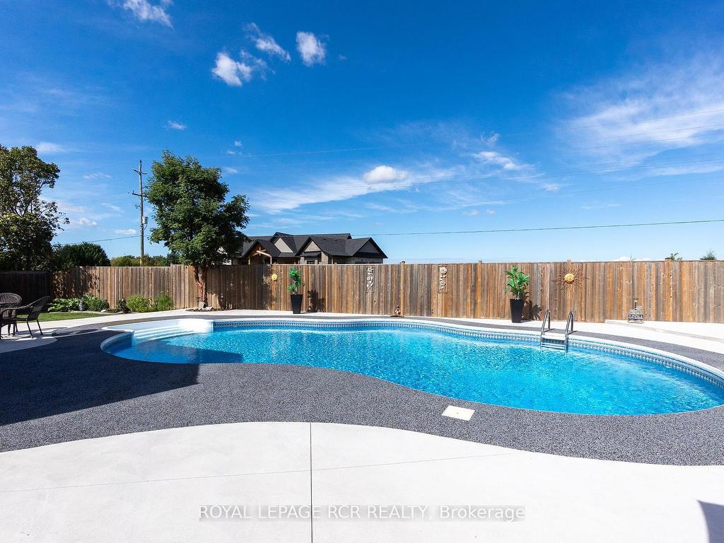 









60


Wolfe

Avenue,
New Tecumseth,




ON
L0G 1W0

