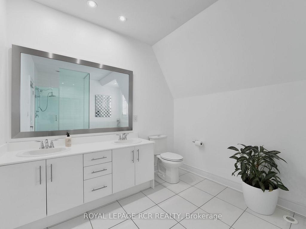 









8343


Kipling

Avenue,
Vaughan,




ON
L4L 2A7


