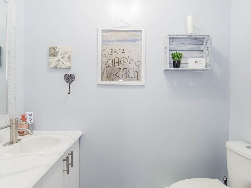 









121


Rue de la Cascade

,
Val-des-Monts,




QC
J8N1H9

