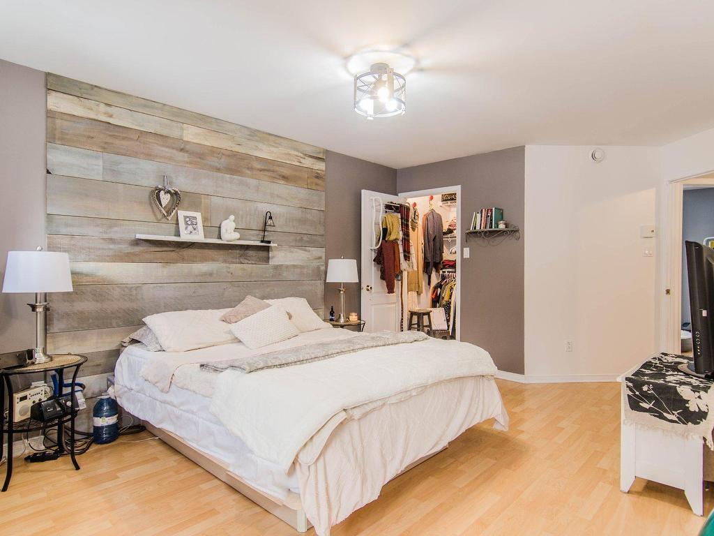 









121


Rue de la Cascade

,
Val-des-Monts,




QC
J8N1H9

