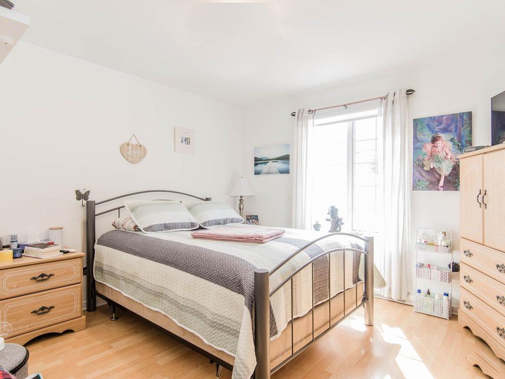 









121


Rue de la Cascade

,
Val-des-Monts,




QC
J8N1H9

