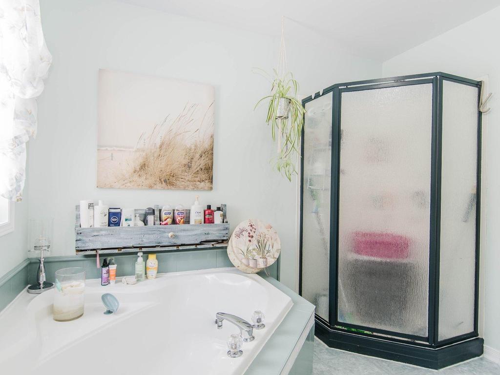 









121


Rue de la Cascade

,
Val-des-Monts,




QC
J8N1H9

