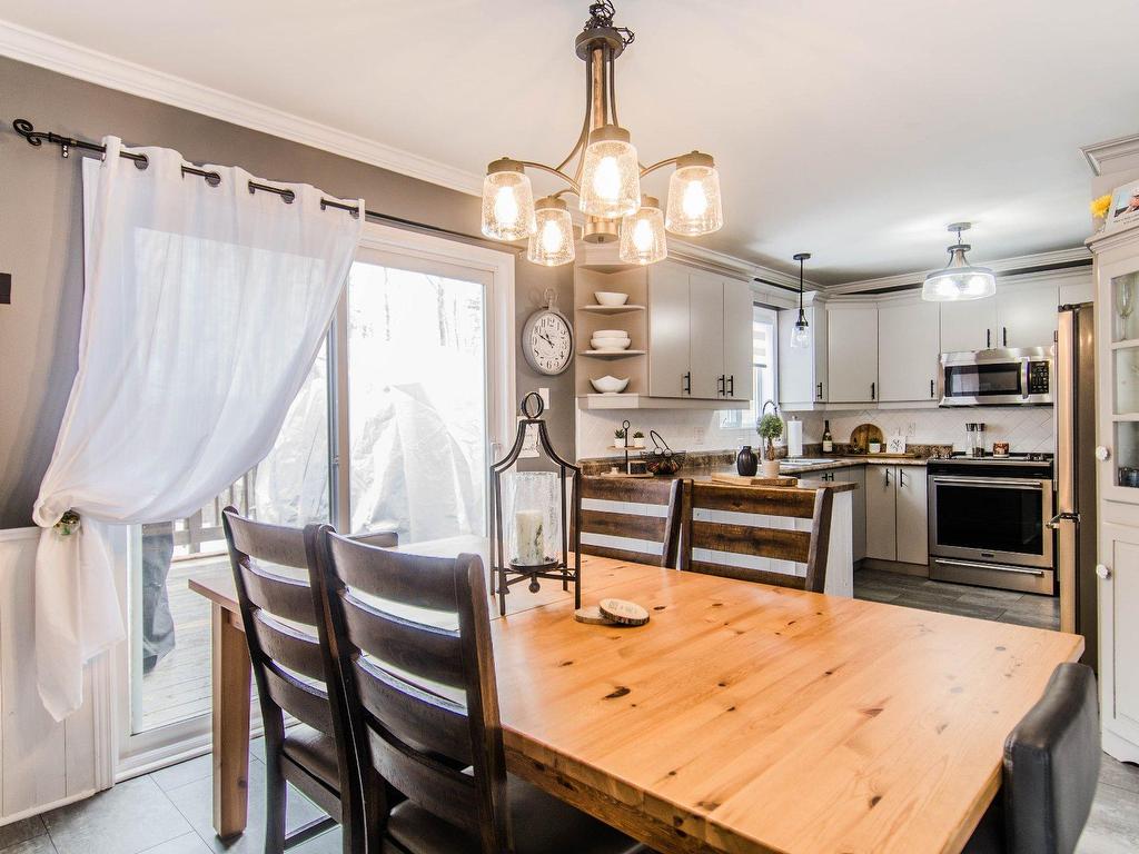 









121


Rue de la Cascade

,
Val-des-Monts,




QC
J8N1H9

