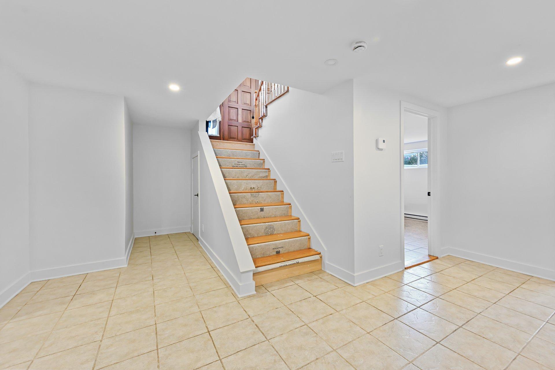 









25


31e Avenue

,
Saint-Blaise-sur-Richelieu,




QC
J0J1W0

