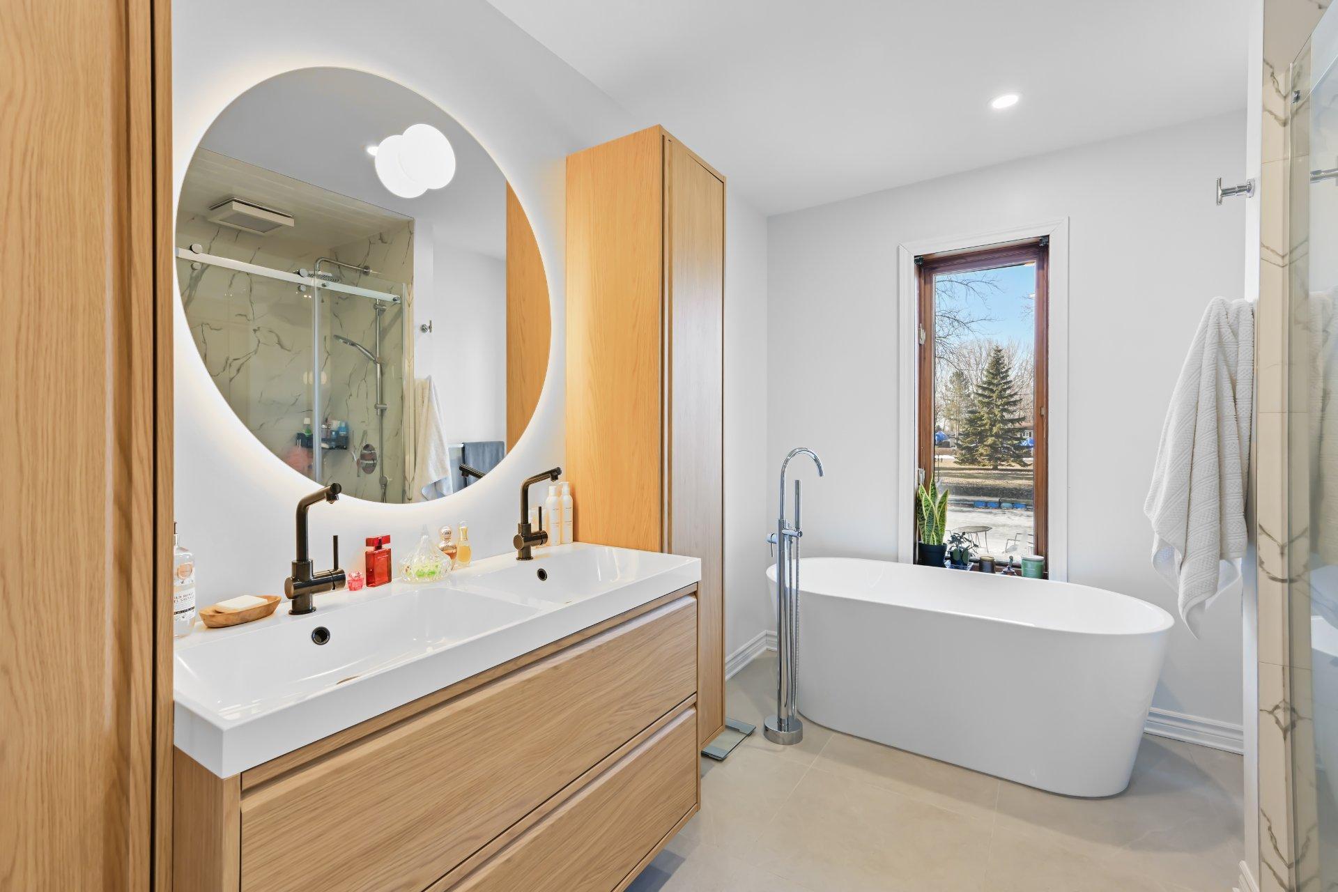 









25


31e Avenue

,
Saint-Blaise-sur-Richelieu,




QC
J0J1W0

