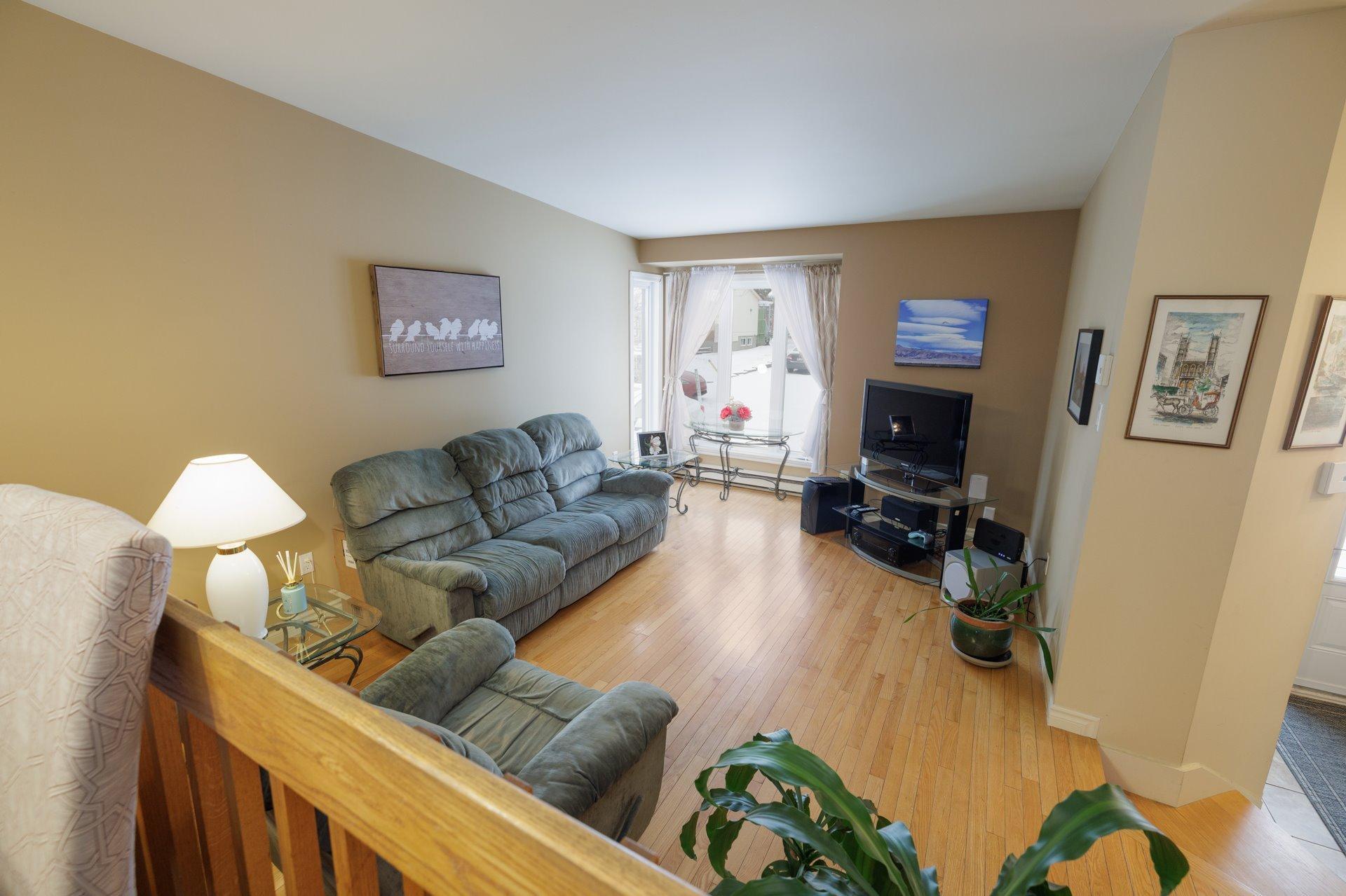 









17244


Rue Marcel-Libersan

,
Montréal (Pierrefonds-Roxboro),




QC
H9J3P3

