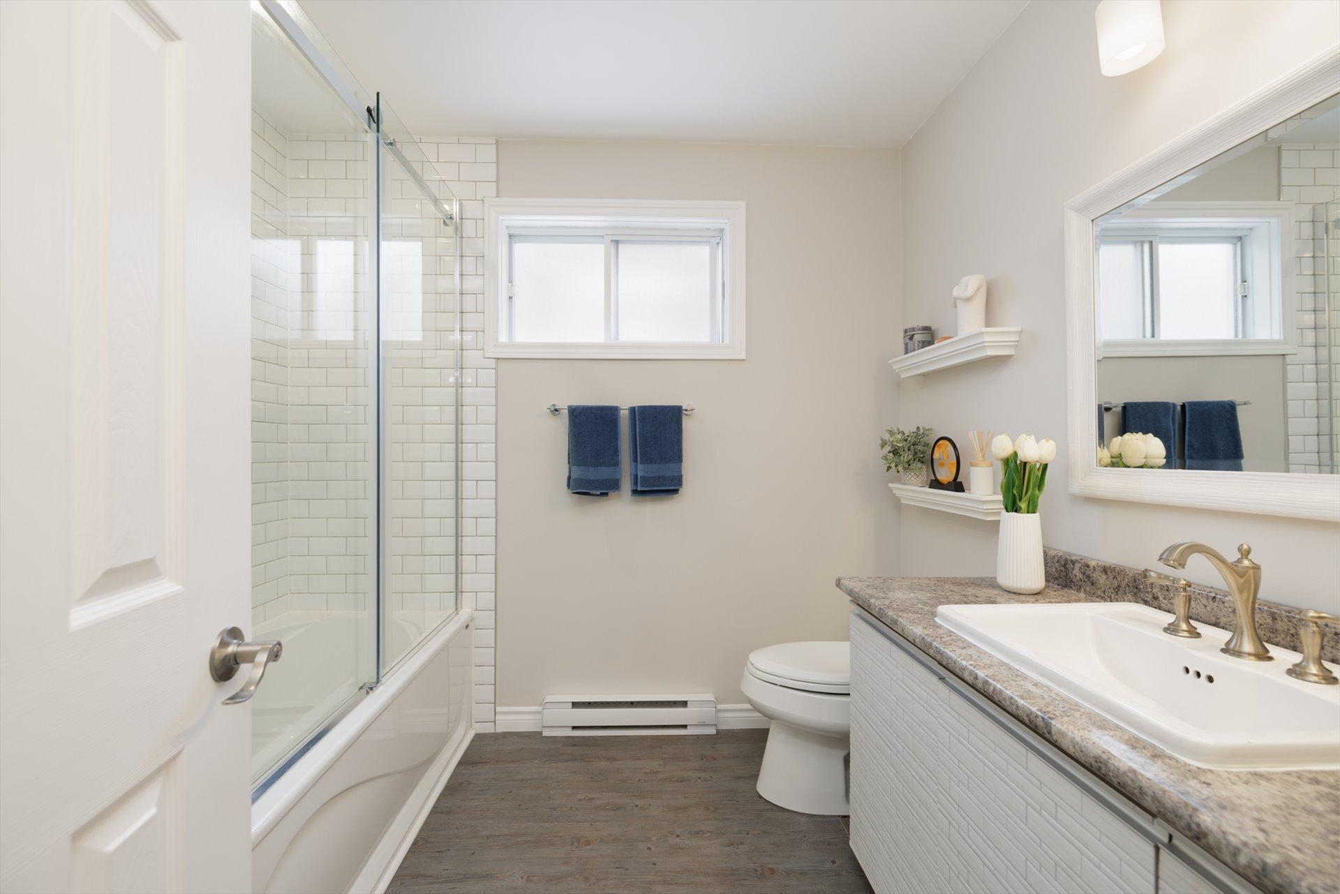 









17244


Rue Marcel-Libersan

,
Montréal (Pierrefonds-Roxboro),




QC
H9J3P3

