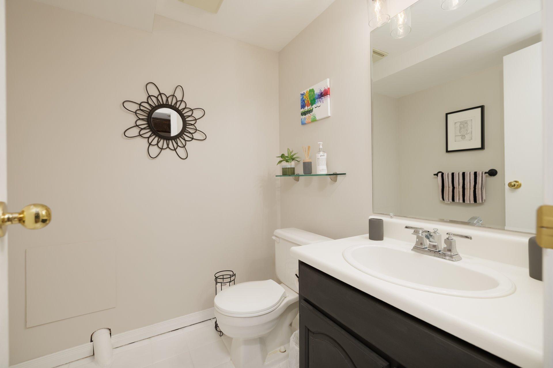 









17244


Rue Marcel-Libersan

,
Montréal (Pierrefonds-Roxboro),




QC
H9J3P3

