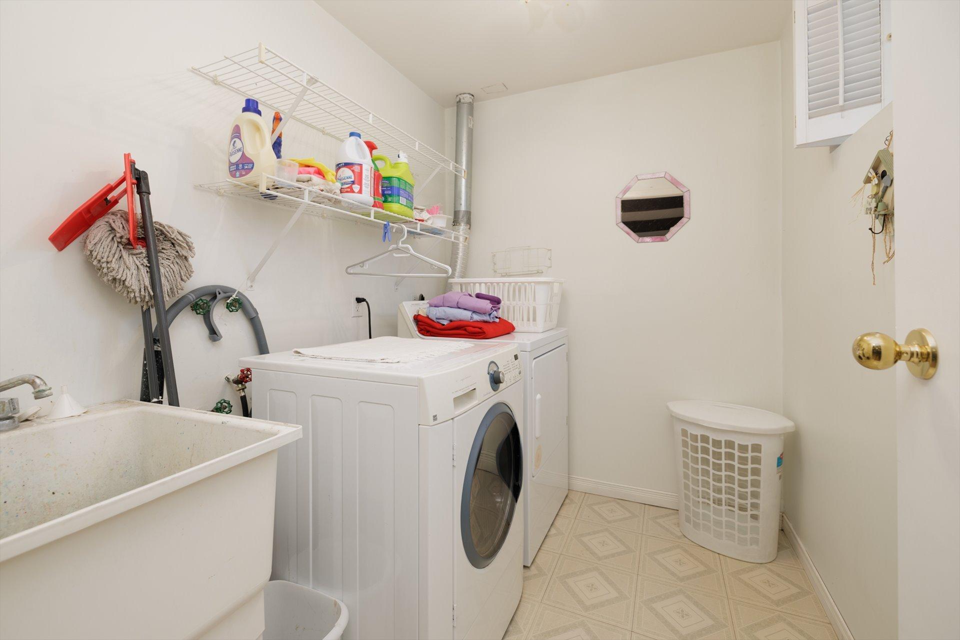 









17244


Rue Marcel-Libersan

,
Montréal (Pierrefonds-Roxboro),




QC
H9J3P3

