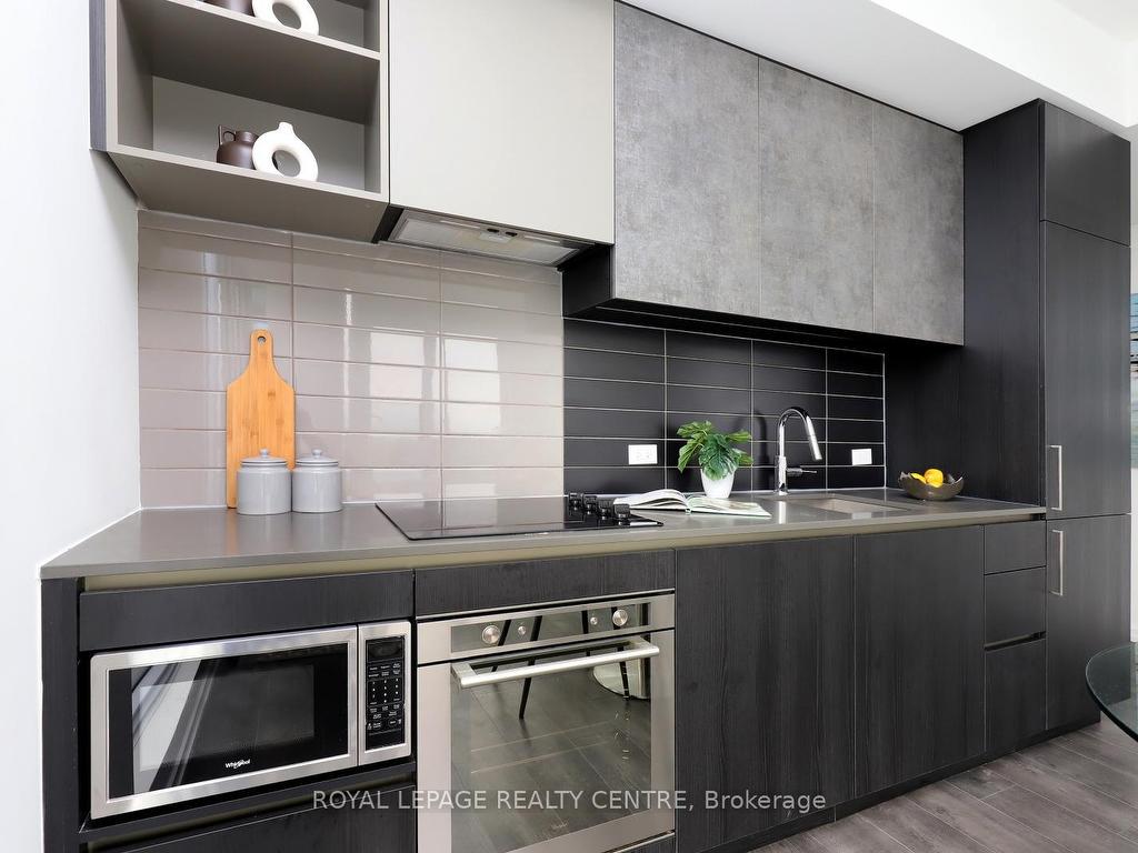









1000


Portage

Parkway, 910,
Vaughan,




ON
L4K 0L1


