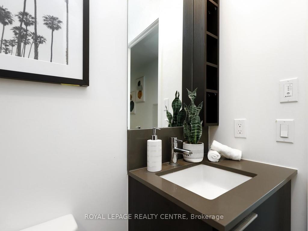 









1000


Portage

Parkway, 910,
Vaughan,




ON
L4K 0L1

