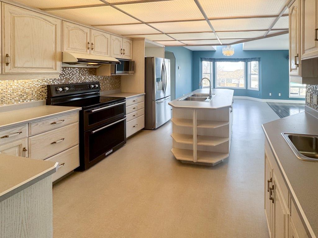 









801


16th

Street,
Cranbrook,




BC
V1C 5N9

