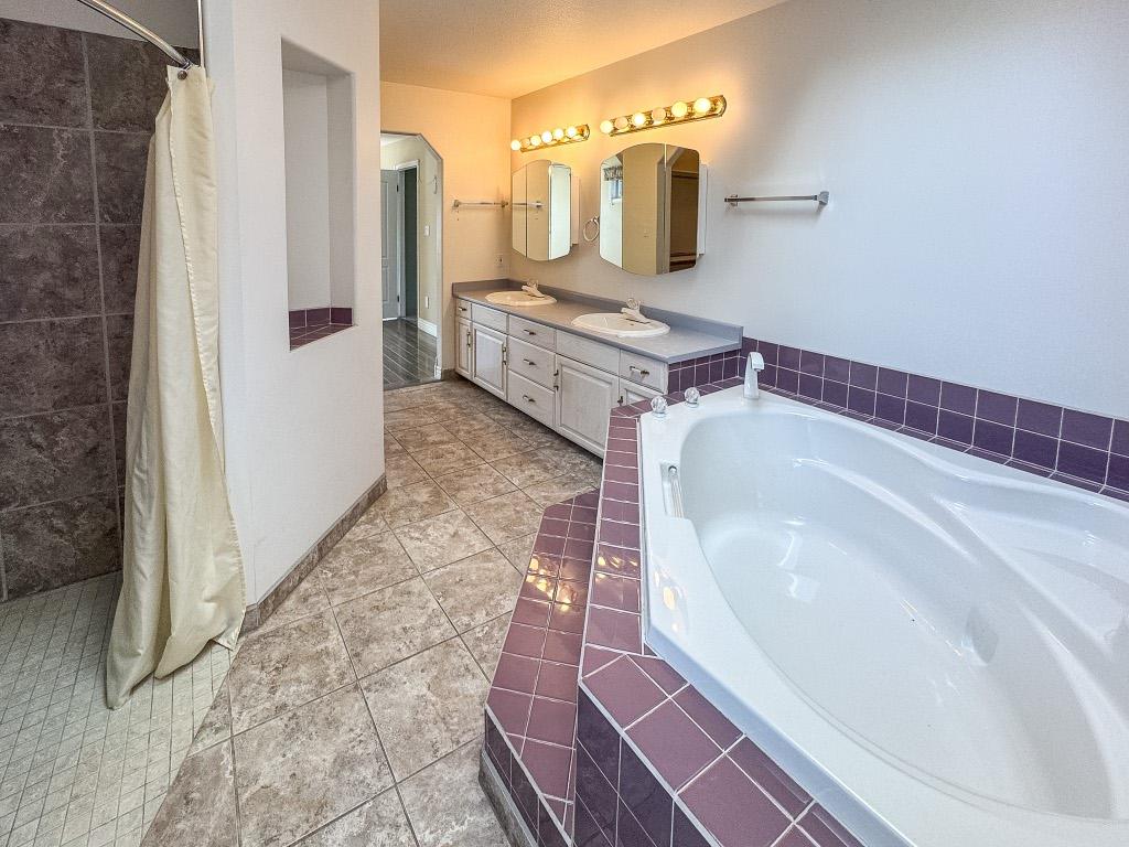 









801


16th

Street,
Cranbrook,




BC
V1C 5N9

